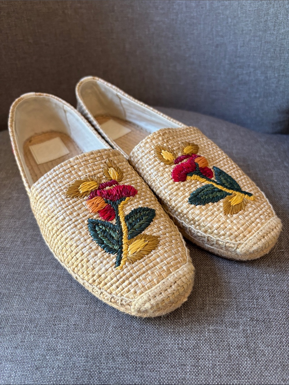 Rare Tory Burch s. 7.5 Raffia w/ Embroidered Fruit Basket Flat Espadrilles